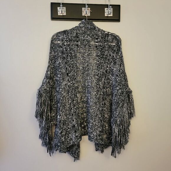 A&F Fringe Knit Poncho - Picture 5 of 6